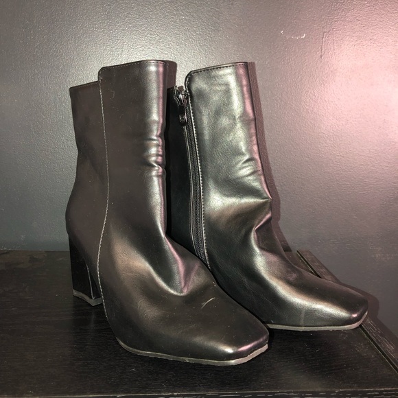 Women boot - Picture 3 of 3